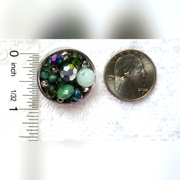 Green and Silver Beaded Circle Stud Earrings / Clip-on - Picture 4 of 5